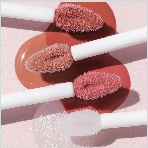 Wander Beauty Lip Retreat Oil in Skinny Dip - Picture 4 of 10